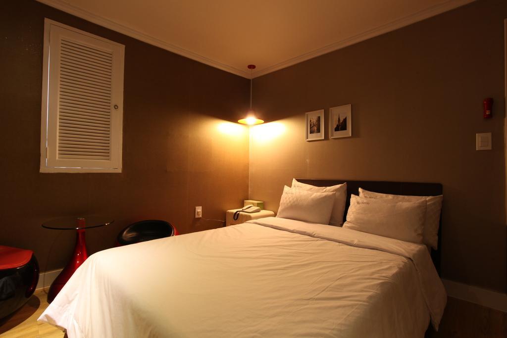 Hotel Goguma Shinchon Сеул Екстер'єр фото