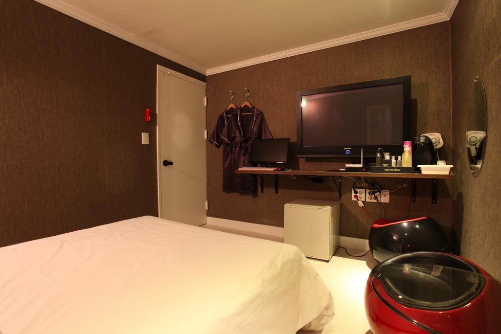 Hotel Goguma Shinchon Сеул Екстер'єр фото