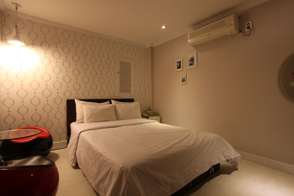 Hotel Goguma Shinchon Сеул Екстер'єр фото