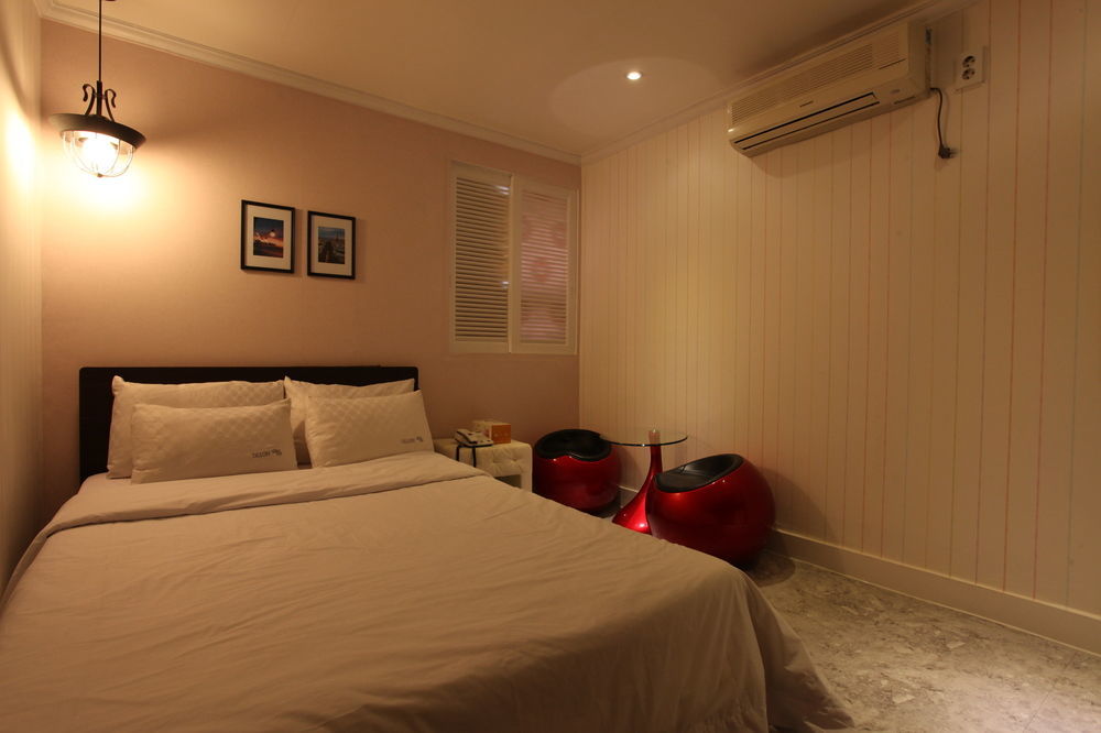 Hotel Goguma Shinchon Сеул Екстер'єр фото