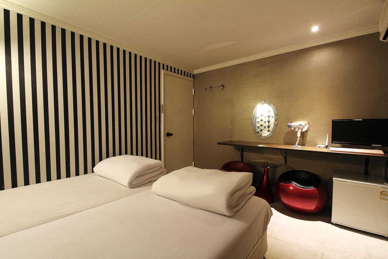 Hotel Goguma Shinchon Сеул Екстер'єр фото