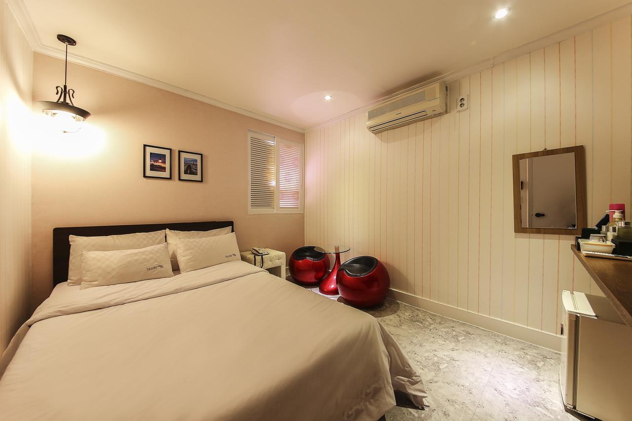 Hotel Goguma Shinchon Сеул Екстер'єр фото
