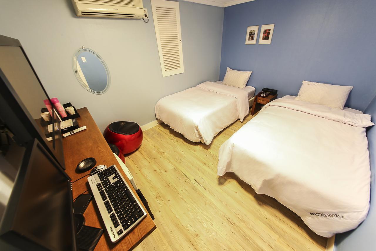 Hotel Goguma Shinchon Сеул Екстер'єр фото