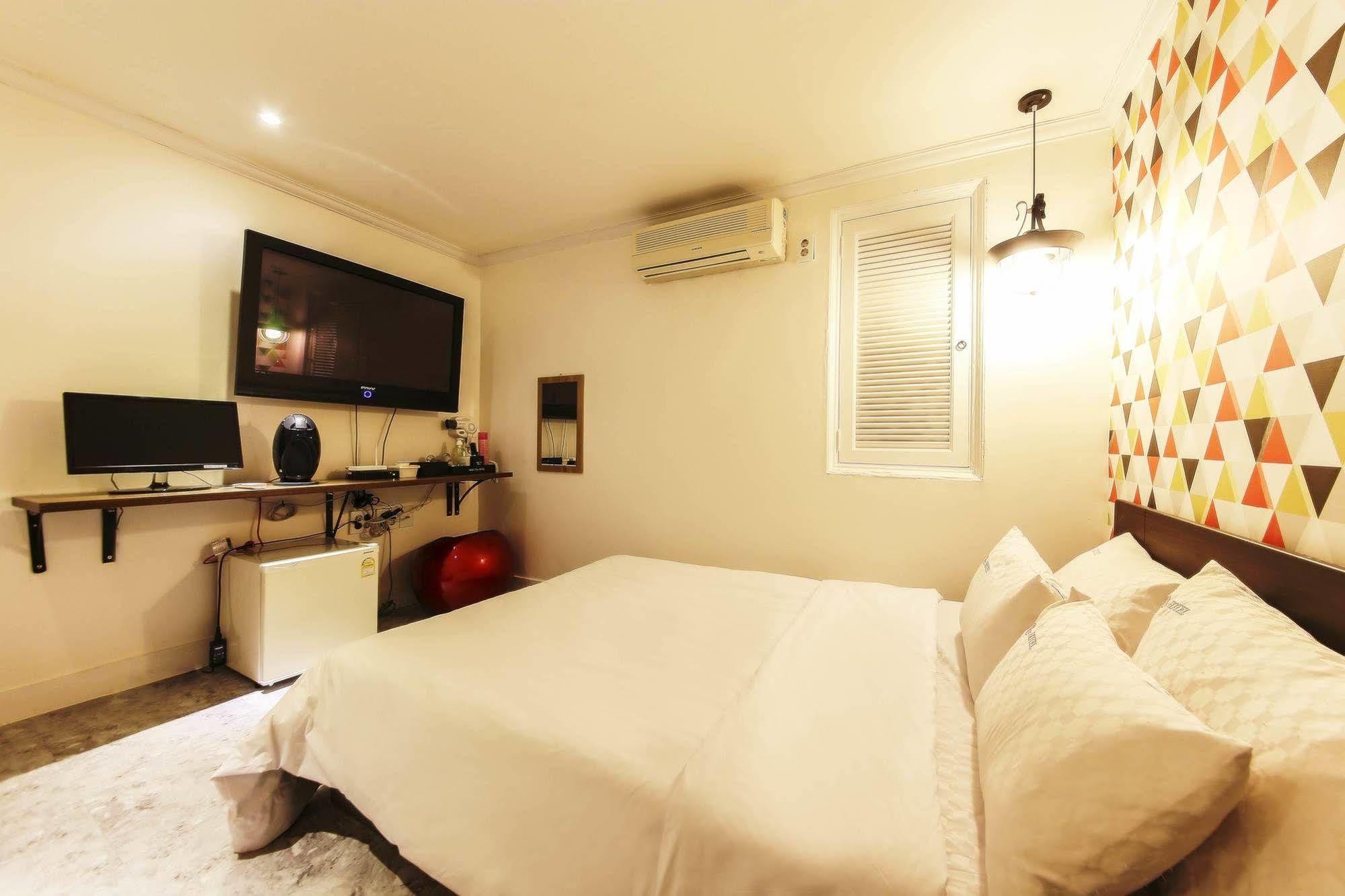 Hotel Goguma Shinchon Сеул Екстер'єр фото