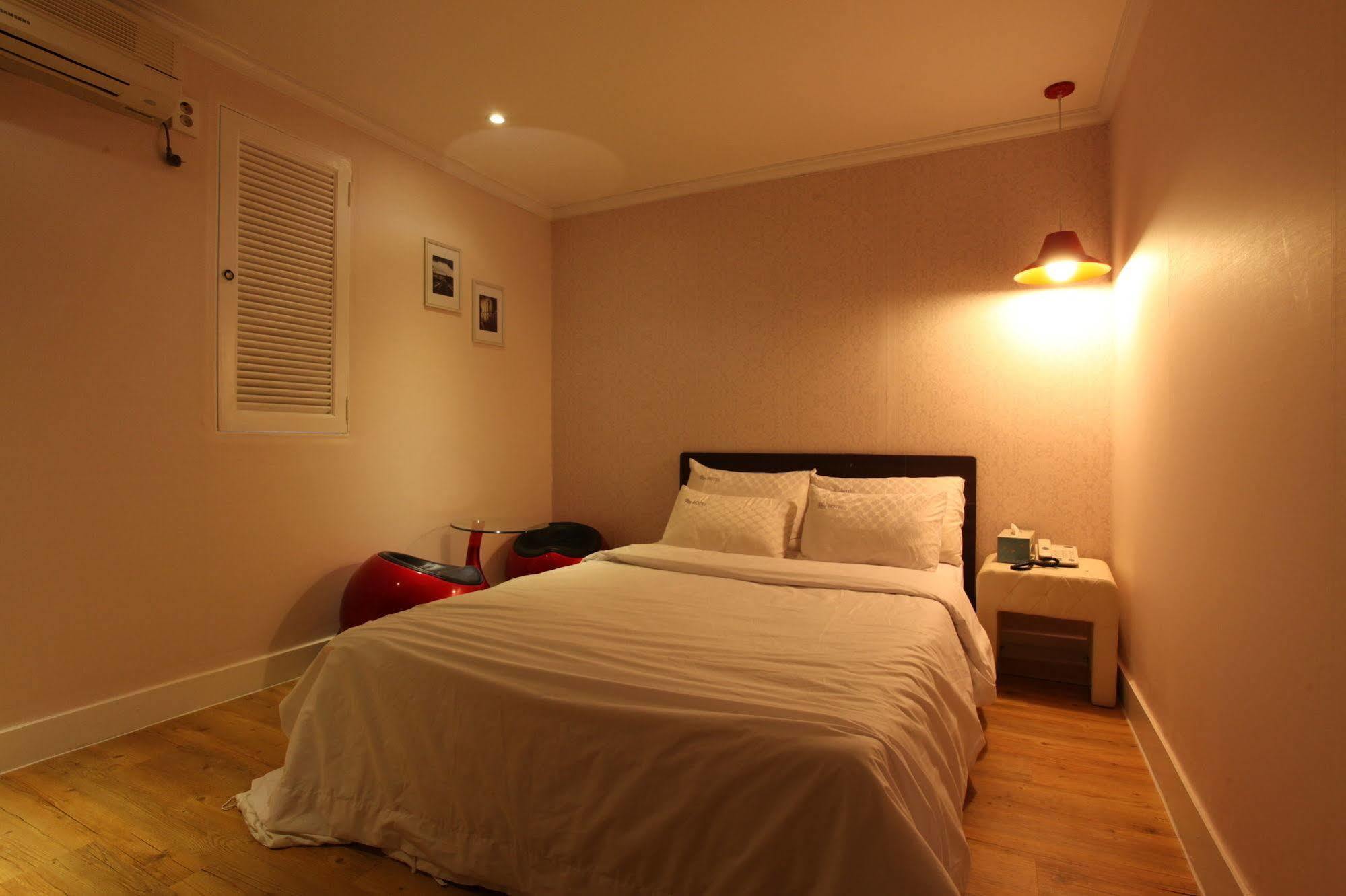 Hotel Goguma Shinchon Сеул Екстер'єр фото